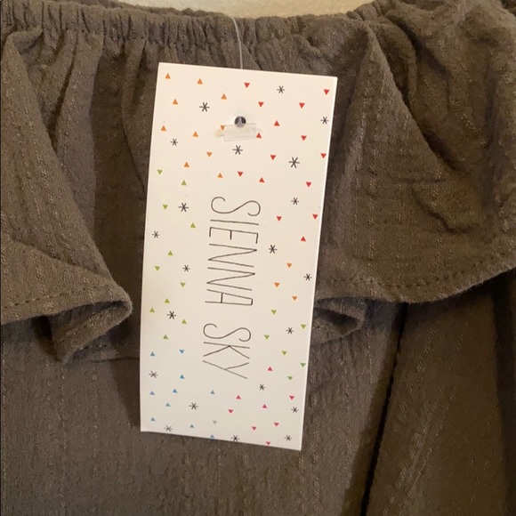 Camo green cute ruffle tank NWT - Picture 3 of 4